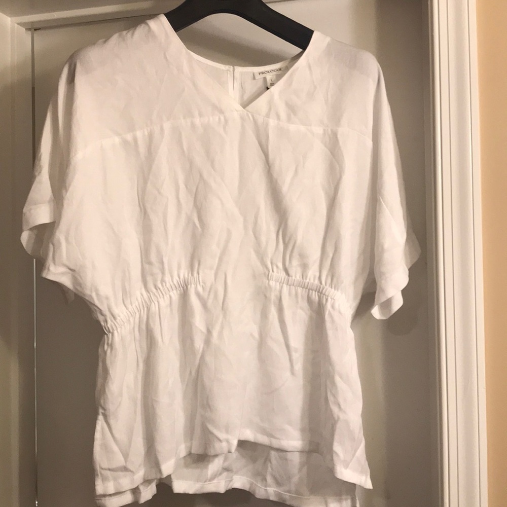 🆕🆕 NWT 🆕🆕 white top